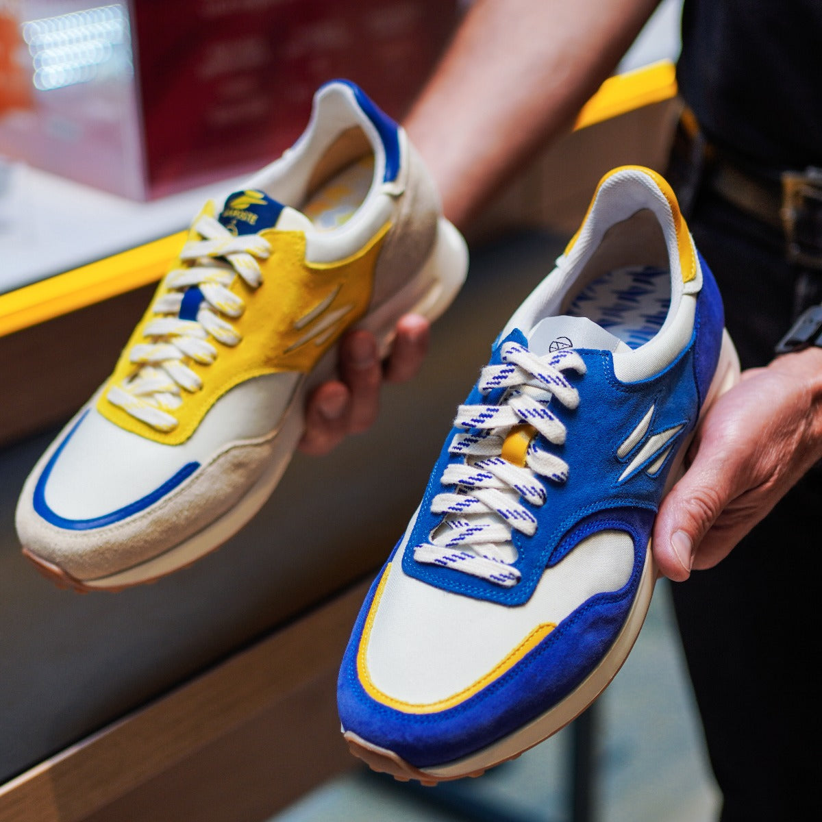 Modèles Arusha aux couleurs de La Poste